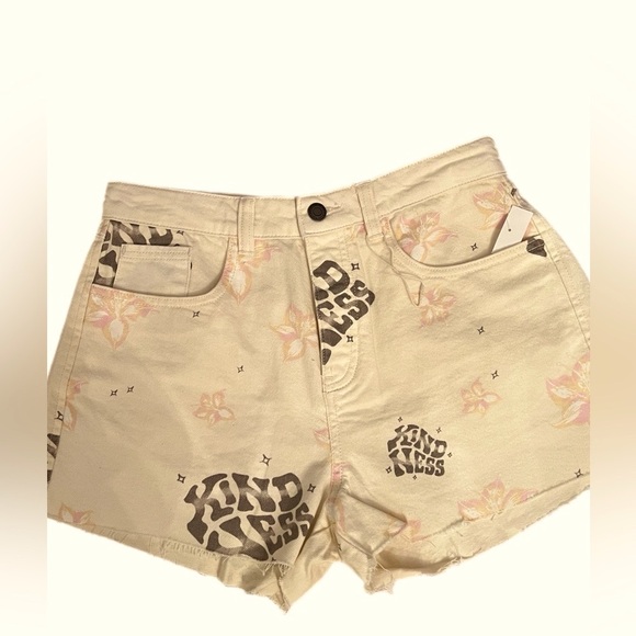 Stradivarius Happy Hippie Shorts 🌿 - Picture 1 of 6